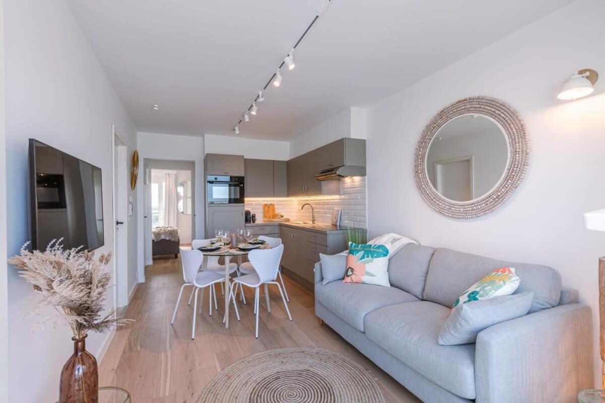Huswell - Stunning Seafront Apartment Кнокке-Хейст Экстерьер фото