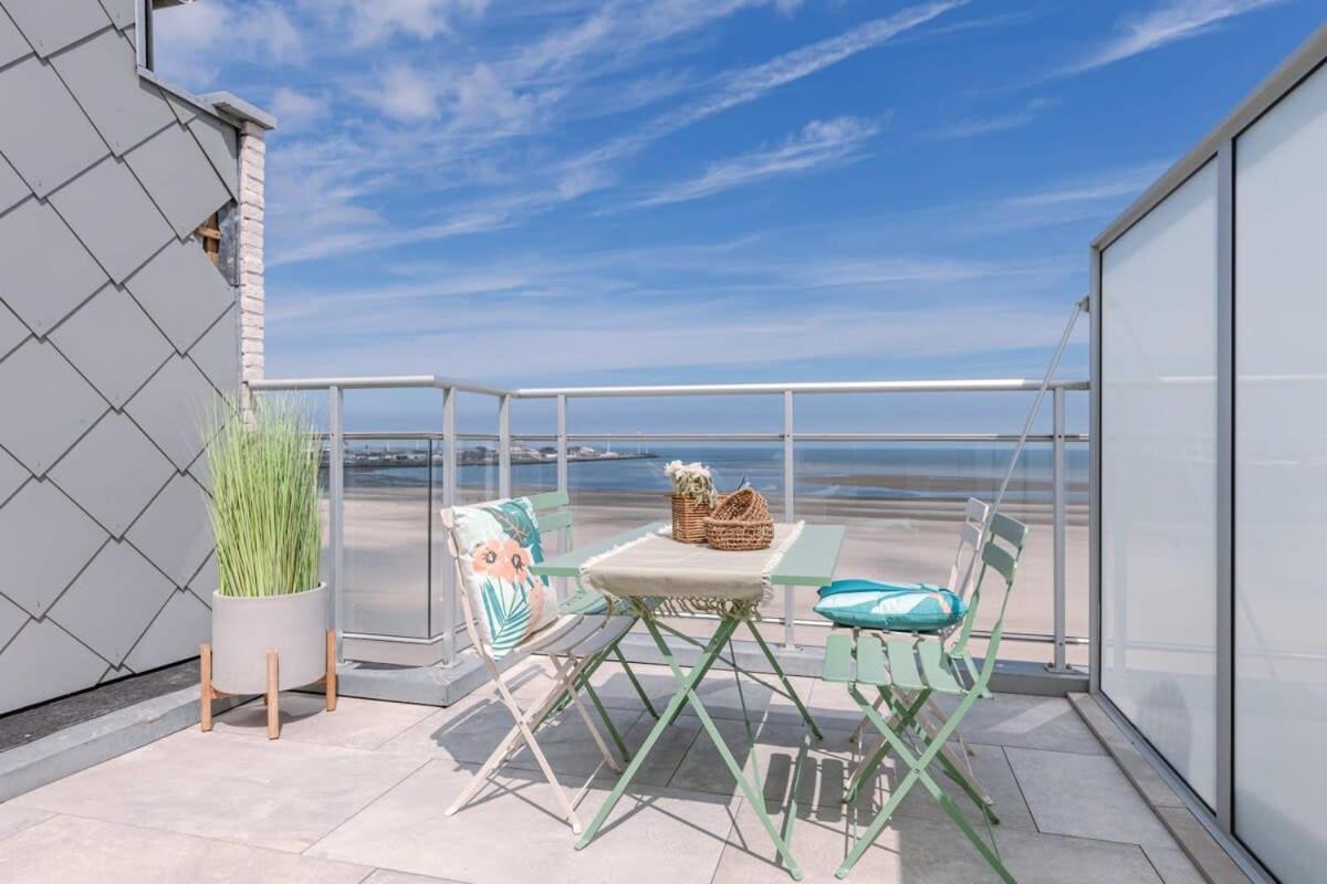 Huswell - Stunning Seafront Apartment Кнокке-Хейст Экстерьер фото