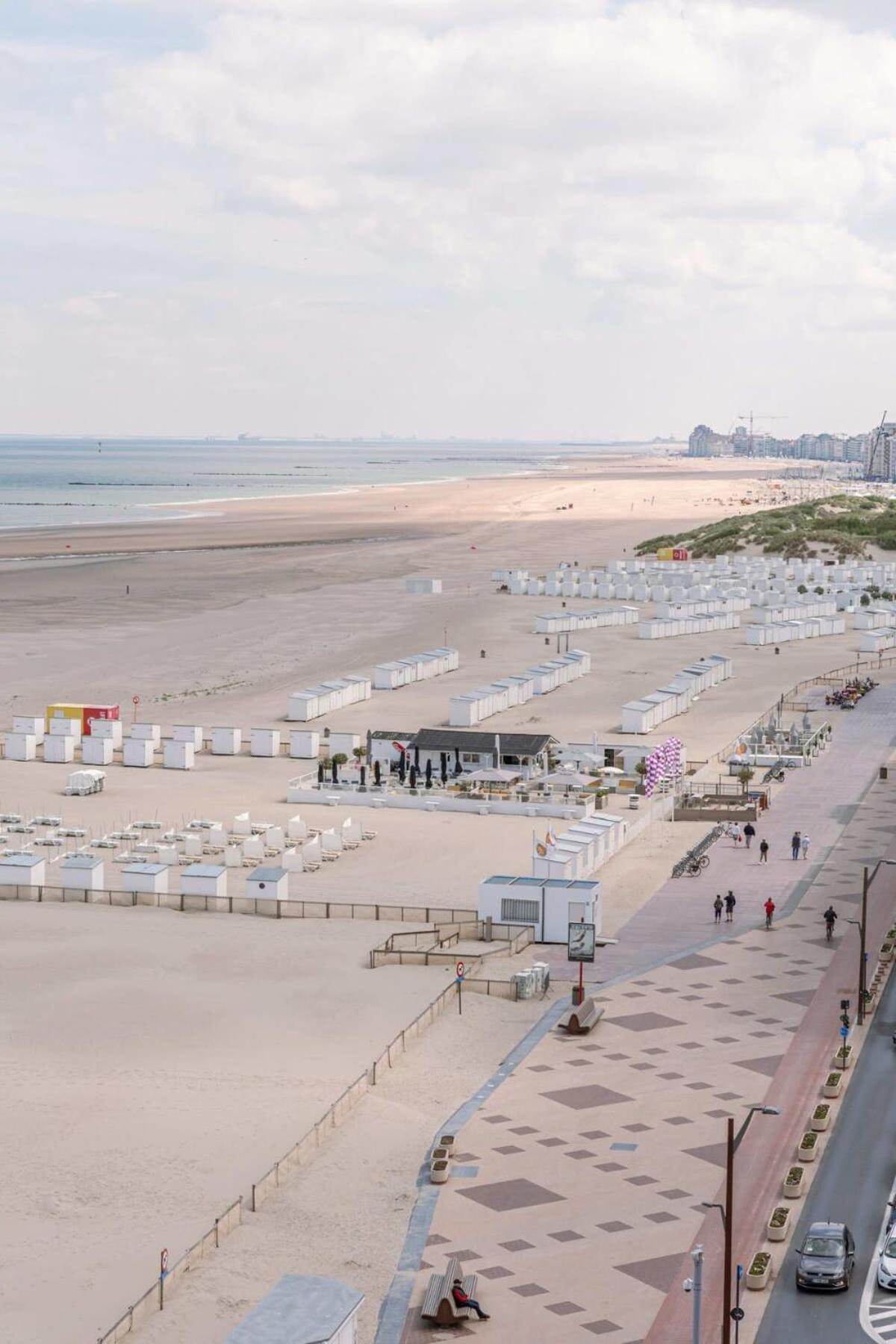Huswell - Stunning Seafront Apartment Кнокке-Хейст Экстерьер фото
